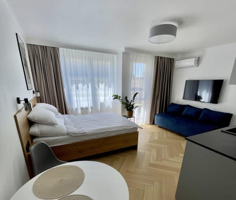 Bed, TV and multimedia
