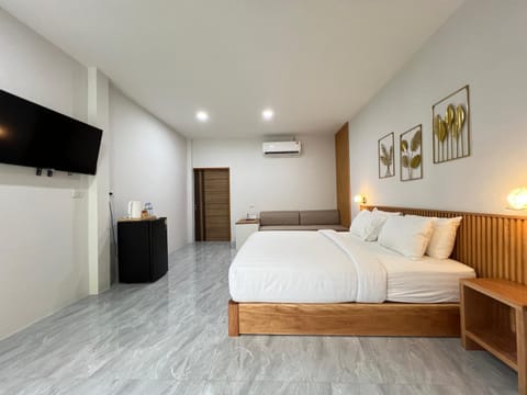 Bed, TV and multimedia, Photo of the whole room, Bedroom, air conditioner