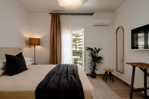 Naxian Nest Penthouse 3BR Apart - Walk to Beach Apartment in Naxos