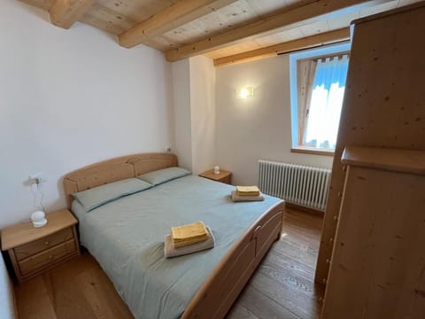 Bed, Photo of the whole room, Bedroom, internet