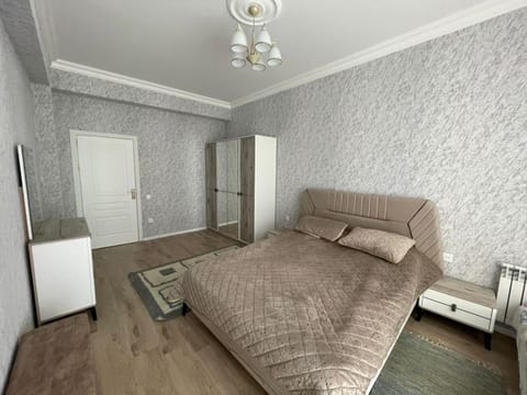 Bed, Photo of the whole room, Bedroom, wardrobe