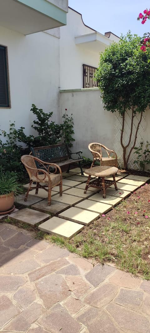 Villetta BouganVille Apartment in Torre San Giovanni