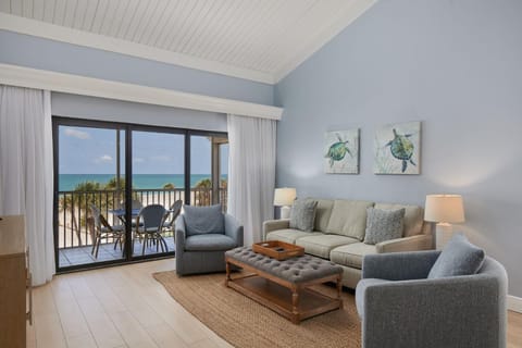 Beach Villa 2638- Captiva Three Bedroom Executive Beachfront Residence House in Captiva Island