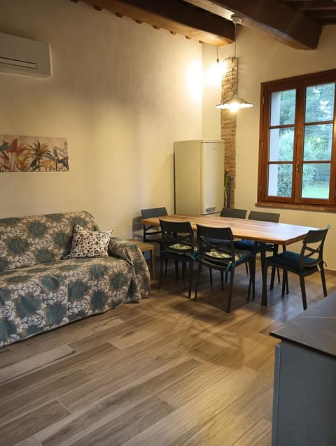 Living room, Dining area, air conditioner