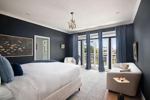 Modern Coastal La Jolla Gem House in La Jolla