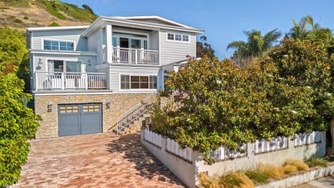 Modern Coastal La Jolla Gem House in La Jolla