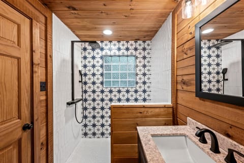 Cozy Cove House in Townsend