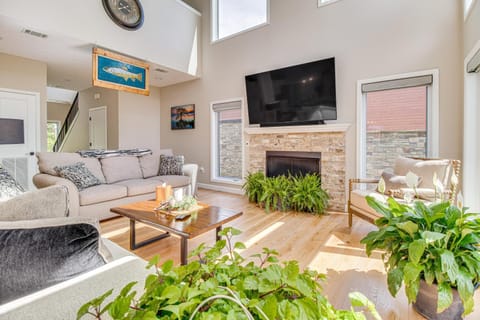 Anglers Retreat on the White River Pets Welcome! House in Cotter