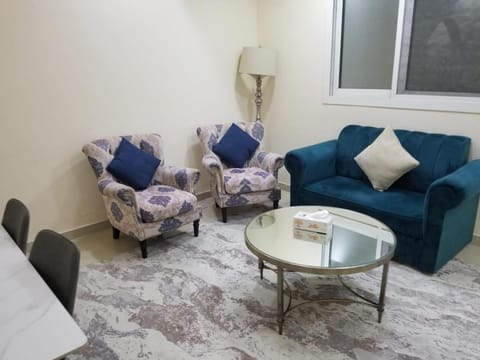 Magnificent 5 bedroom apartment near Al-Khan Beach Apartment in Al Sharjah