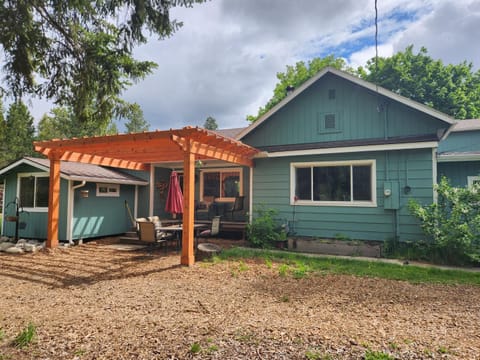 Property building, Patio, Day