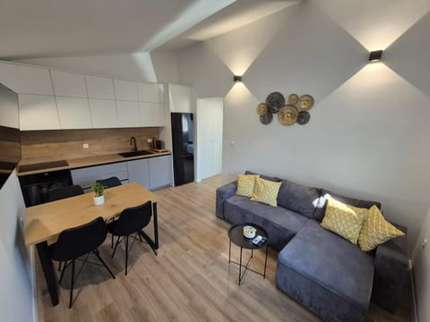 Living room, Seating area, Dining area, kitchen