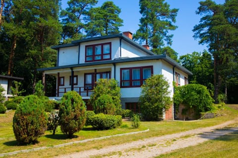 Property building, Day, Natural landscape, Garden, Garden view