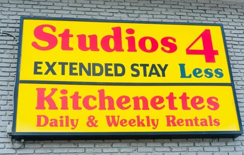 Studios & Suites 4 Less Virginia Beach Hotel in Norfolk