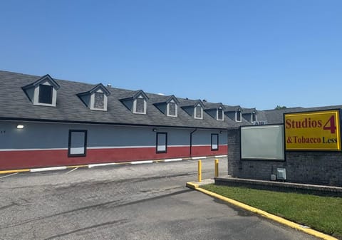 Studios & Suites 4 Less Virginia Beach Hotel in Norfolk