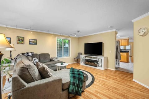 Hemenway Fields House in Hillsboro