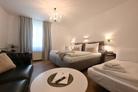 Seating area, Bedroom