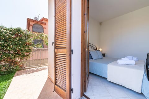 Bedroom, Garden view