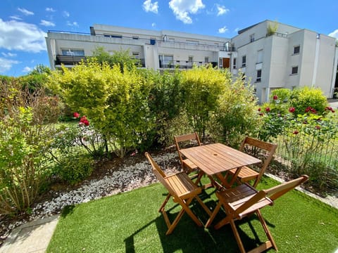 Garden, Dining area