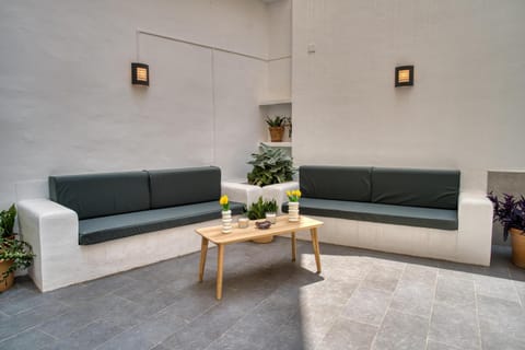 Balcony/Terrace, Balcony/Terrace