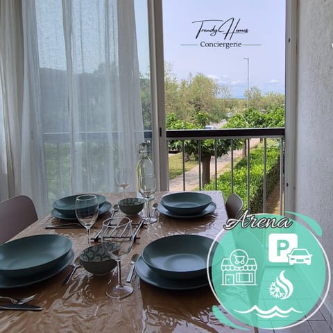 Patio, Dining area