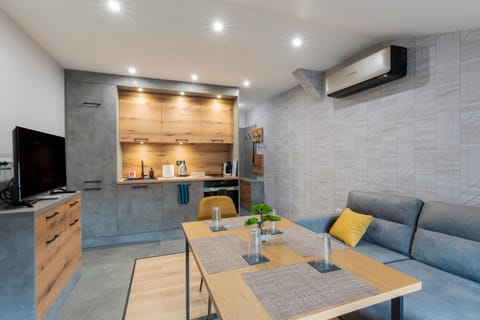 Urban Five #4 - Stylish One-bedroom apartments with Kitchen & Parking Apartment in Veliko Tarnovo