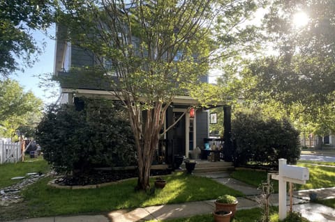 Quaint & Vivacious Room-Queen Vacation rental in Kyle