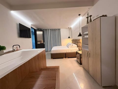 Bed, TV and multimedia, Photo of the whole room, Bedroom, wardrobe