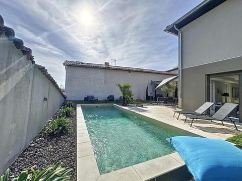 Swimming pool, Swimming pool