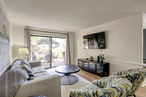 Shops Restaurants Close King Queen Double Beach Gear and Bike Rentals Included House in Hilton Head Island