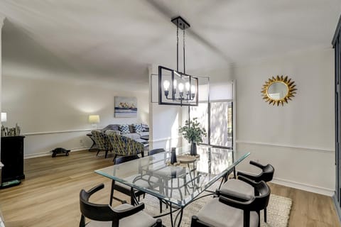 Shops Restaurants Close King Queen Double Beach Gear and Bike Rentals Included House in Hilton Head Island