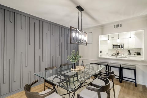 Shops Restaurants Close King Queen Double Beach Gear and Bike Rentals Included House in Hilton Head Island