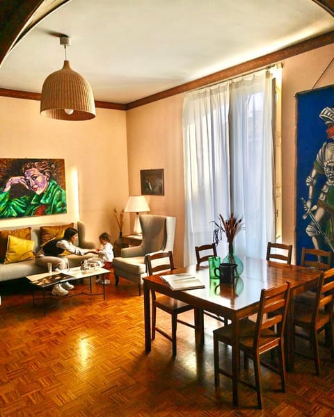 Communal lounge/ TV room, People, Balcony/Terrace, Dining area, Area and facilities, young children, Family