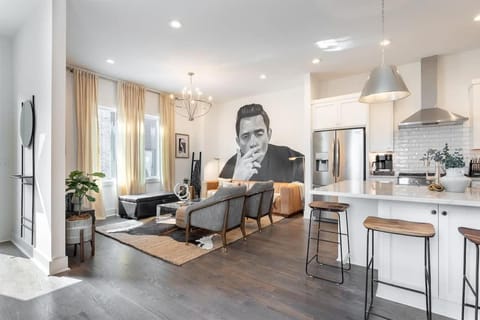 Kitchen or kitchenette, Living room, Seating area