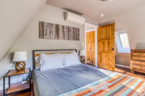 A-Frame of Mind - Secluded Escape Hot tub House in Mount Hood Village