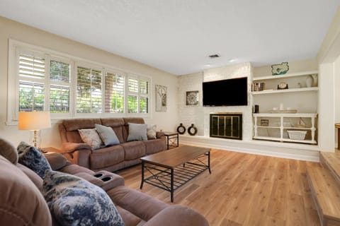 Lake Haven Retreat Private Dock & Peaceful Views House in Tavares