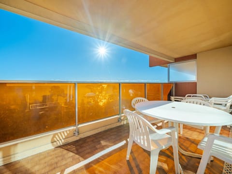 Studio 6 personnes avec Wi-Fi, vue mer - FR-1-827-19 Apartment in Roquebrune-Cap-Martin