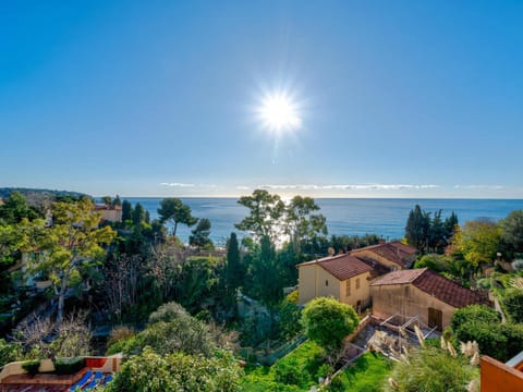 Studio 6 personnes avec Wi-Fi, vue mer - FR-1-827-19 Apartment in Roquebrune-Cap-Martin