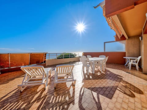 Appartement spacieux pour 8, Wi-Fi, vue mer - FR-1-827-21 Apartment in Roquebrune-Cap-Martin