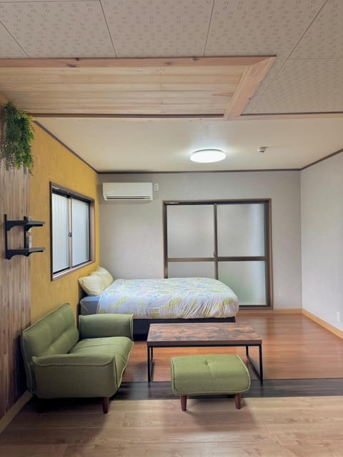 Shower, Toilet, Patio, Bed, Activities, Bathroom, Coffee/tea facilities, View (from property/room), Kitchen or kitchenette, Living room, Photo of the whole room, Seating area, Dining area, Bedroom, Food, Shopping Area, Entertainment, Meals, Dinner, Family, Bath, Parking, bidet, hair dryier, heating, heating, internet, microwave, soundproof, towels, vending machine, wardrobe, laundry, air conditioner