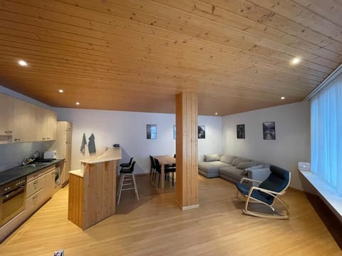 Kitchen or kitchenette, Living room, Seating area, Dining area, minibar