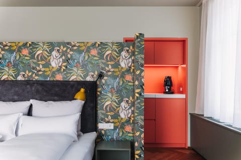 Coffee/tea facilities, Kitchen or kitchenette, Photo of the whole room