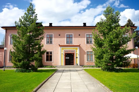 Property building, Facade/entrance, Garden view