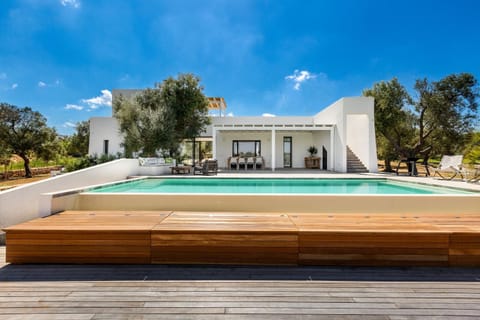 Pool view, Swimming pool, sunbed