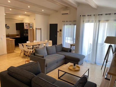 TV and multimedia, Living room, pet friendly, air conditioner