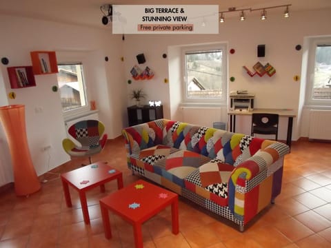 Library, TV and multimedia, Kitchen or kitchenette, Living room, Seating area
