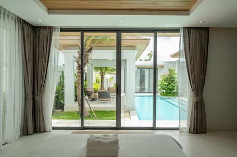 Photo of the whole room, Bedroom, Pool view