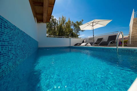 Pool view, Swimming pool, Swimming pool