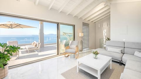 Day, View (from property/room), Living room, Seating area, Sea view