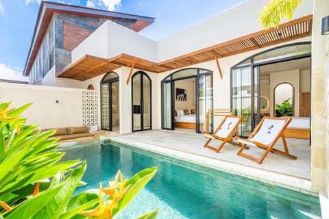 Property building, Swimming pool