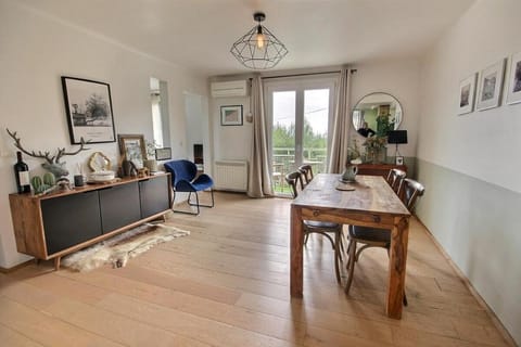 Seating area, Dining area